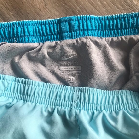 Nike Running Shorts - Picture 2 of 3